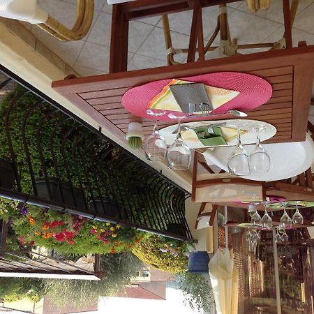 Hotel Restaurant Les Oliviers Nyons Exterior foto